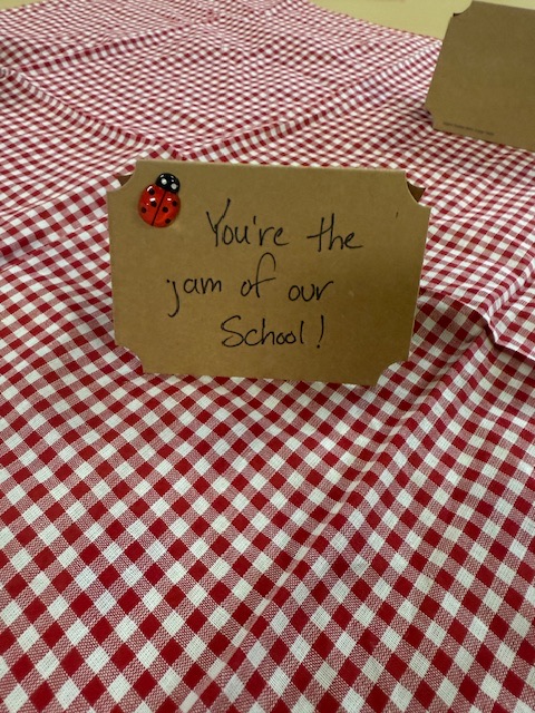 Thank you to the Humphries, Tobin, Green, Lewis, Brennan, Ruddy and Sansoterra families for this week's Adopt a Lounge! Lunch was delicious and appreciated. #wearemuir