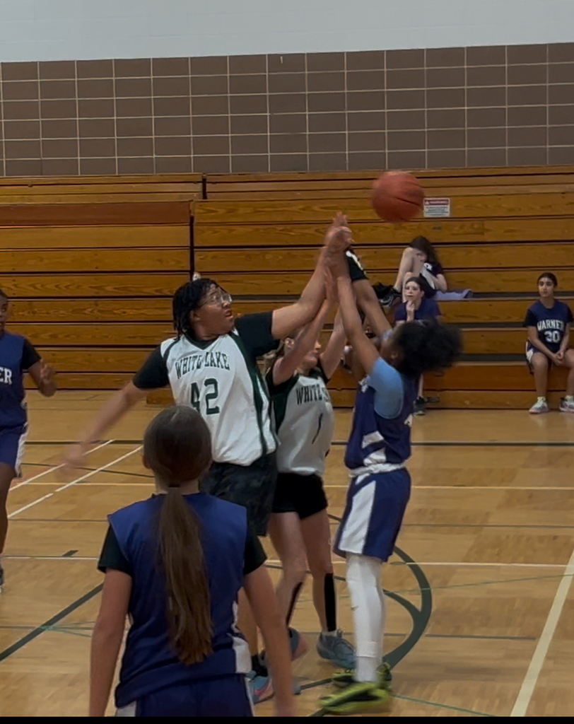 Falcon players going after the ball
