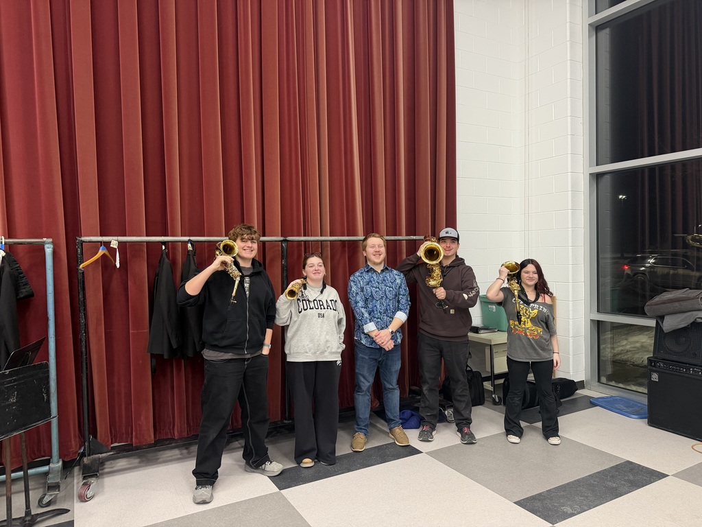 photo of members of the Huron Valley Wind Ensemble 