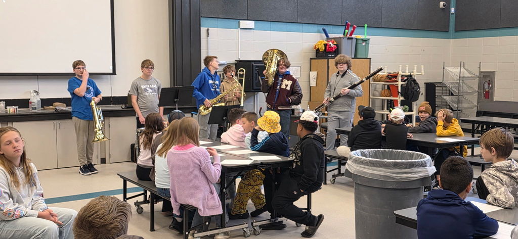 5th graders learning about instruments