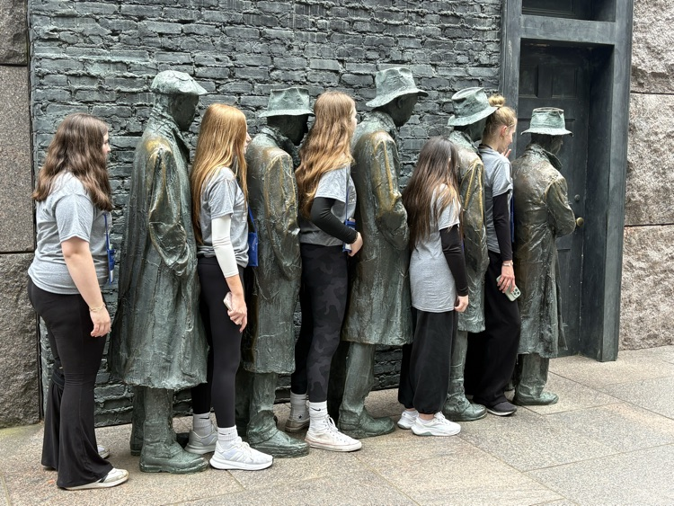 Day 1 in DC was a blast! Students saw the Washington Monument, WWII Memorial, The National Archives, FDR Memorial, Jefferson Memorial, Smithsonian Natural History Museum, Holocaust Museum and more! #wearemuir