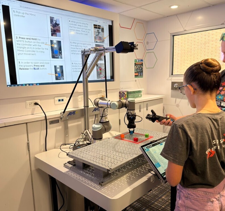 Our fifth graders were able to visit the STEMi this week.