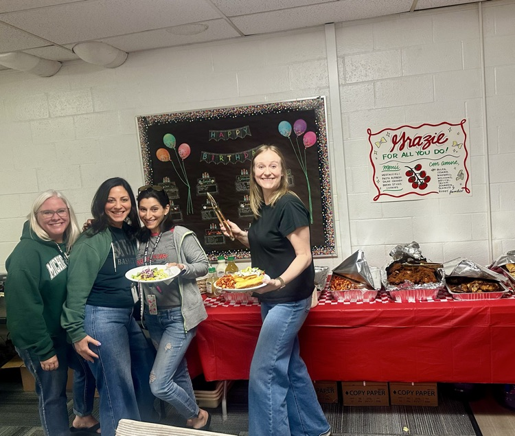 Thank you to the Bulea, Izzard, Maxwell, Williams, Melick, Yauch, Schaedig, Shmitz and Ruddy families for this week's Adopt a Lounge. It was outstanding! #wearemuir #community