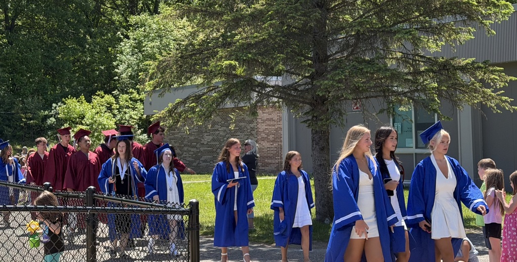 2026 Seniors clap out