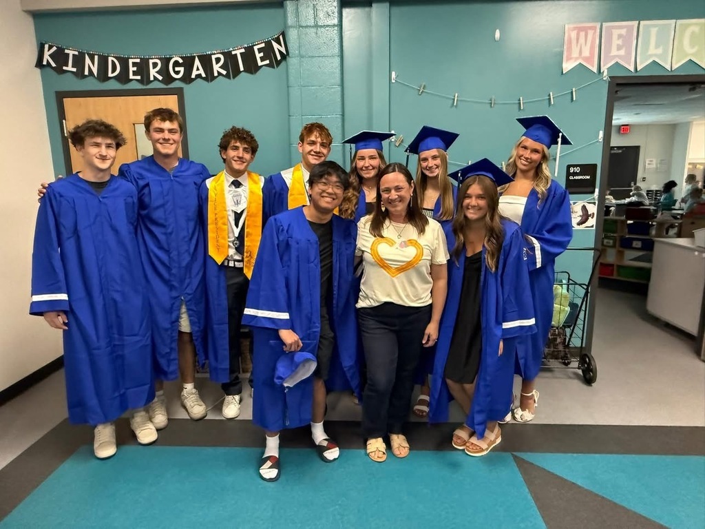 high school seniors visiting Lakewood