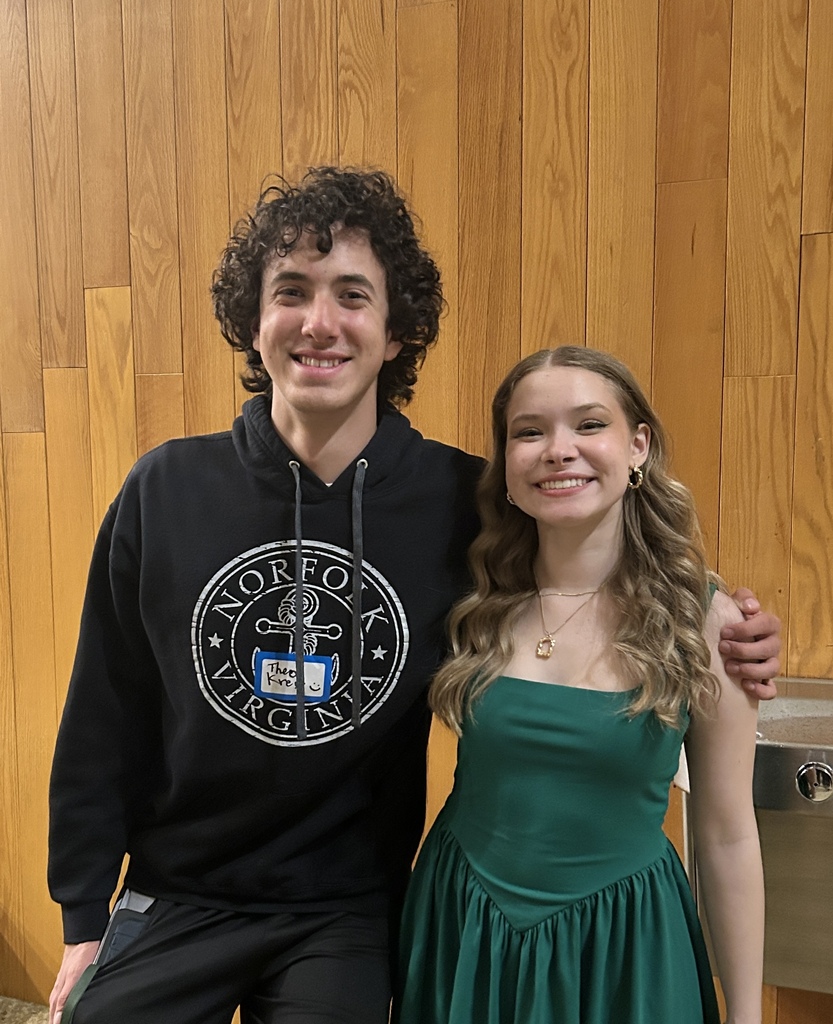HVS students Ella Kusina and Theo Kress posing for a photo 