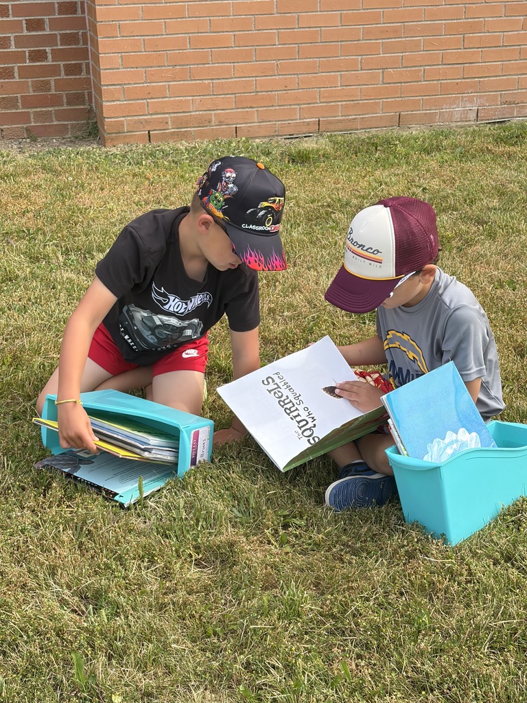 Reading in the sunshine!