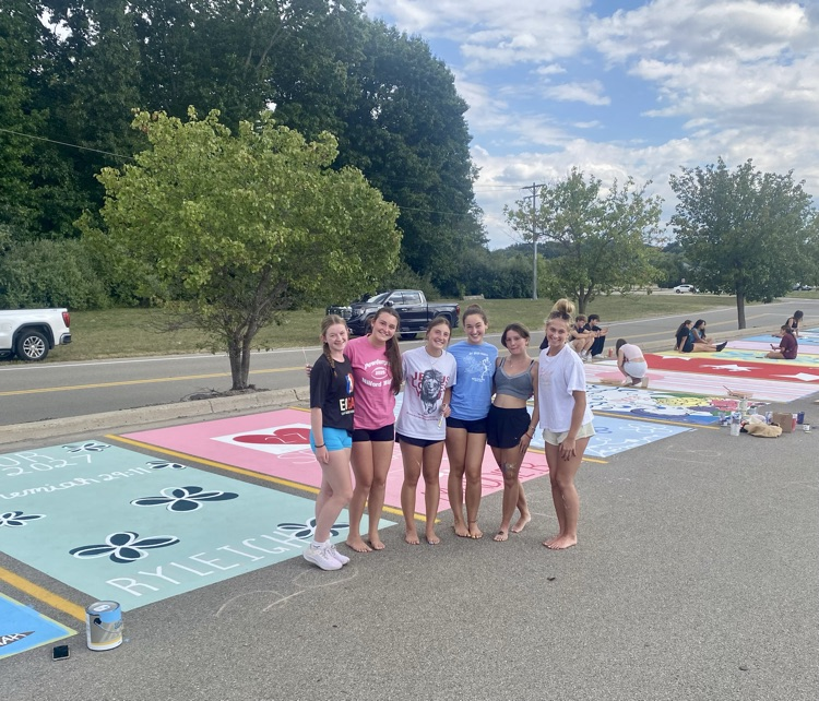 Milford Seniors brought creativity and community to the parking lot today, as they participated in senior painted parking spaces. Great job Mavs! #beaMAV