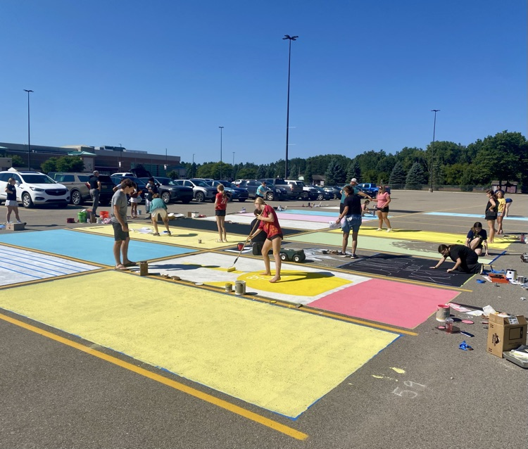 Milford Seniors brought creativity and community to the parking lot today, as they participated in senior painted parking spaces. Great job Mavs! #beaMAV