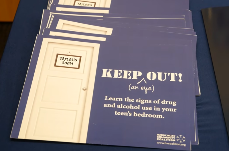 photo of some pamphlets that say "Keep out! Learnb the signs of drug abuse"