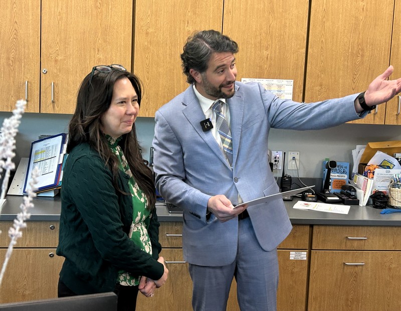 Photo of HVS support person of the year Gina Ciancio and Supt. Paul Salah