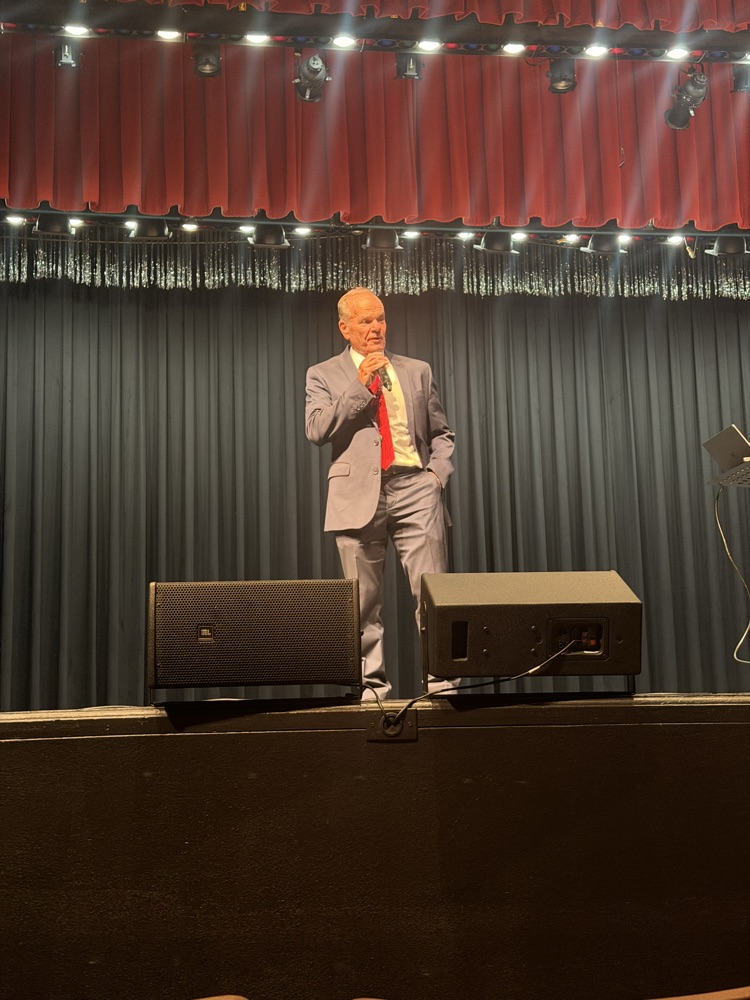 Dr. Alan Bryant addresses the Idabel staff  