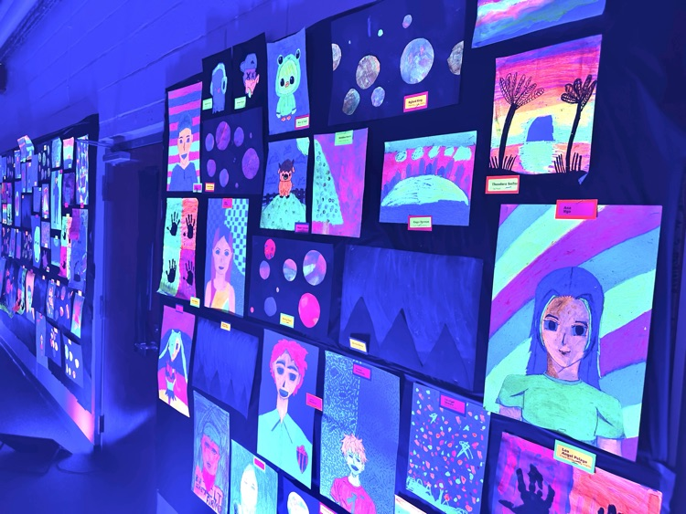 glow room for art work 