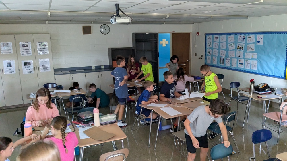 Independence Middle School Students Design, Build and Discover Through Project Lead the Way