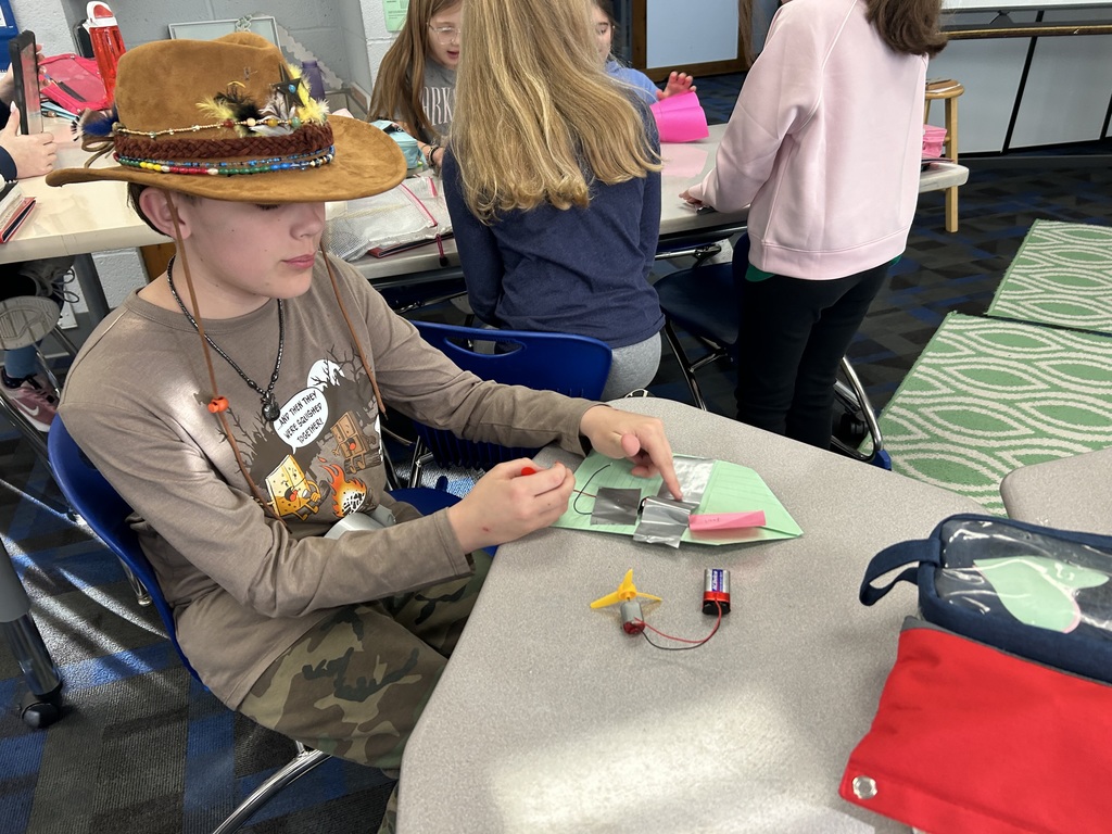 ✈️ STEAM in Action at Independence Primary School! This week in STEAM, students in Mrs. Michele Crum’s class put their creativity and engineering skills to the test. Inspired by Rosie Revere, Engineer by Andrea Beaty, students explored how engineers design, test, and improve their ideas. Students began by designing paper airplanes, working to improve accuracy and precision with each flight. Then they took their learning a step further by building something that “goes” using simple motors and circuits. From airplanes and cars to some truly unique creations, students experimented with design, problem-solved along the way, and discovered how creativity and engineering work together. Hands-on learning like this encourages curiosity, perseverance, and innovation — just like Rosie Revere! 🚀