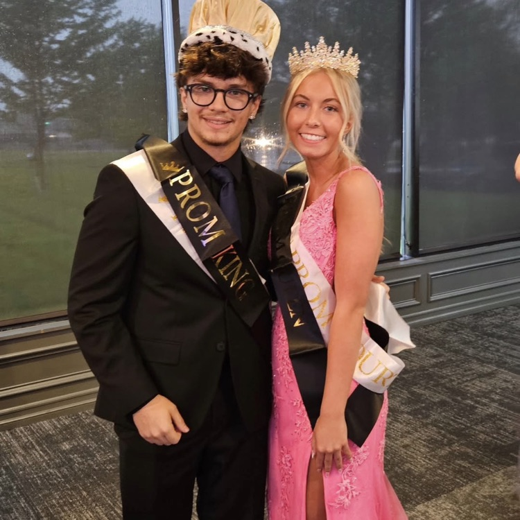 A night to remember for Independence High School students at Prom 2026! ✨ Students celebrated prom on May 8 at The Aviator in Brook Park, with Armando Romano and Sophia Pichert crowned Prom King and Queen. 💙💛