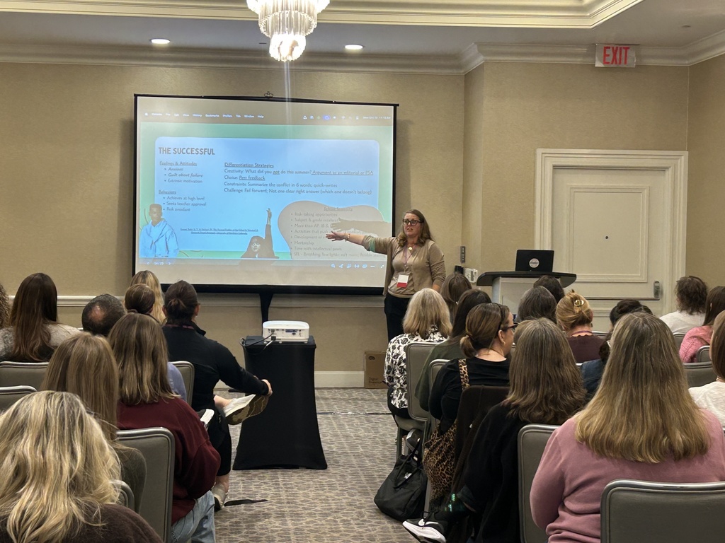 Standing Room Only for Michele Crum at Gifted Conference!