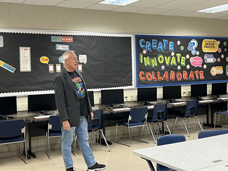 Ed Flash Ferenc visits middle school broadcasting class