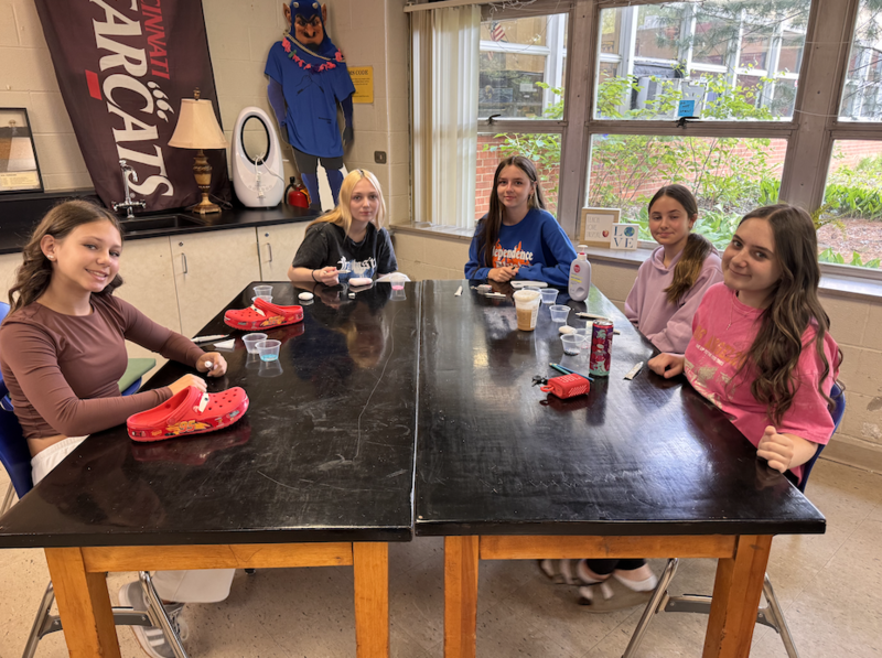 Independence Middle School Students Explore New Interests During First Mini Course Day