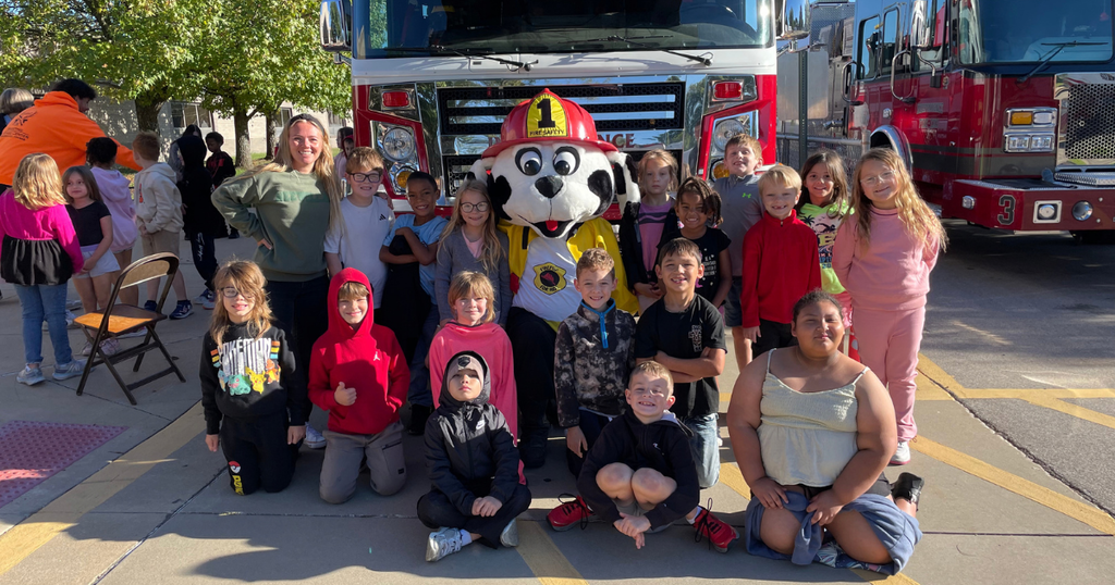 Class posing with Safety Pup