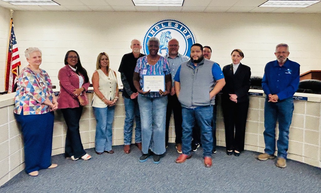 Techur w/ Board & Edu Foundation