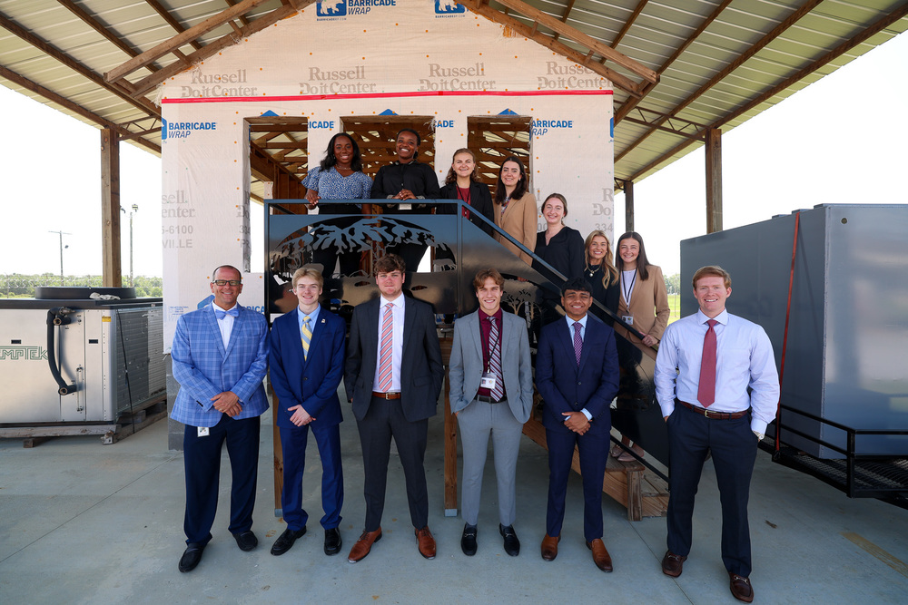 Gov. Ivey Intern Tour