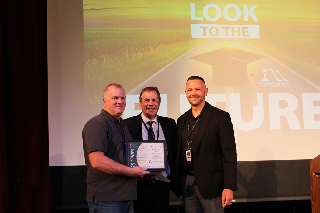 Jeremy Lasater recognized for 25 Years of Service