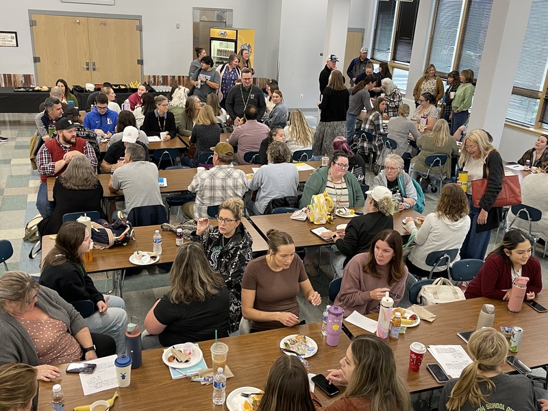 summit crowd