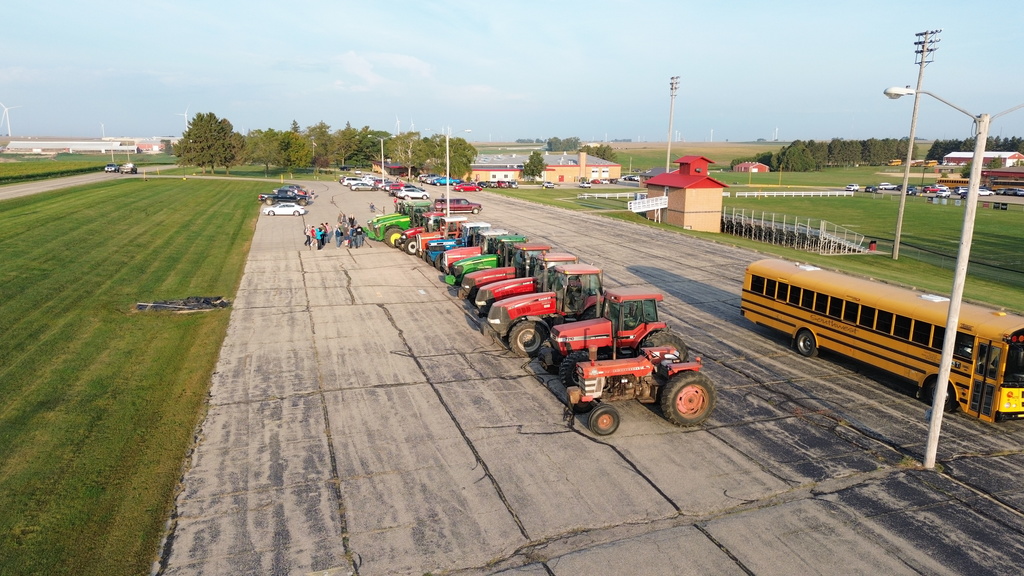 TRACTOR