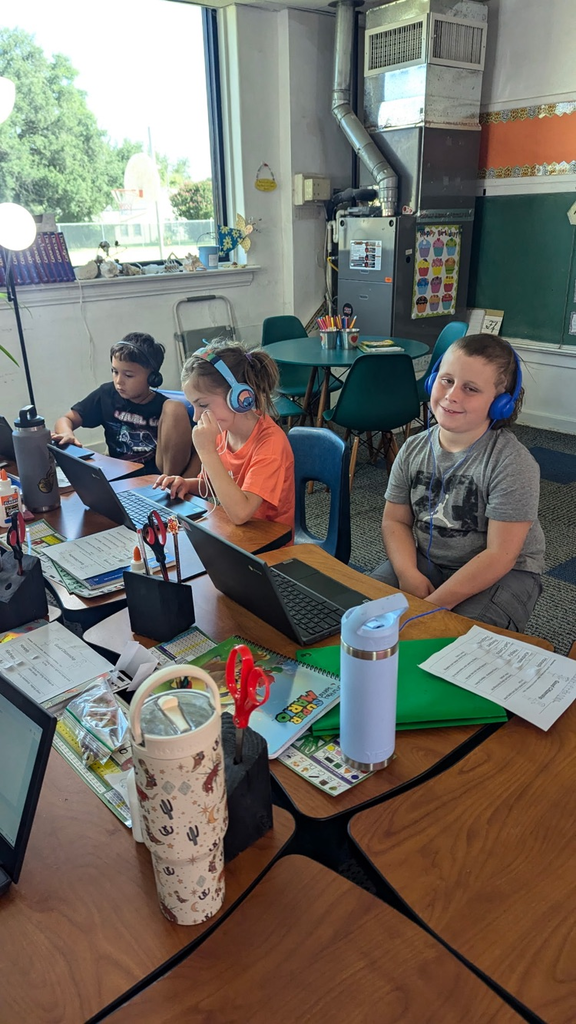 2nd graders working