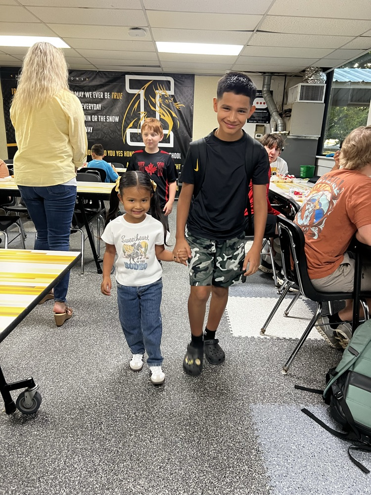 kids walking 