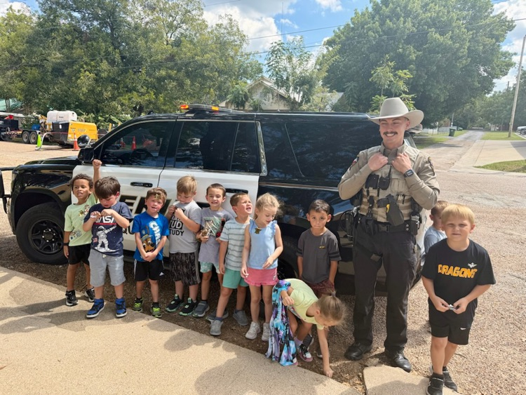officer w children