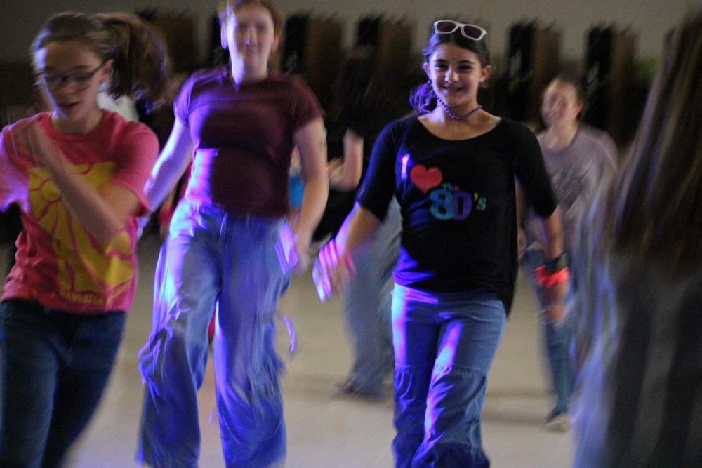 girls dancing