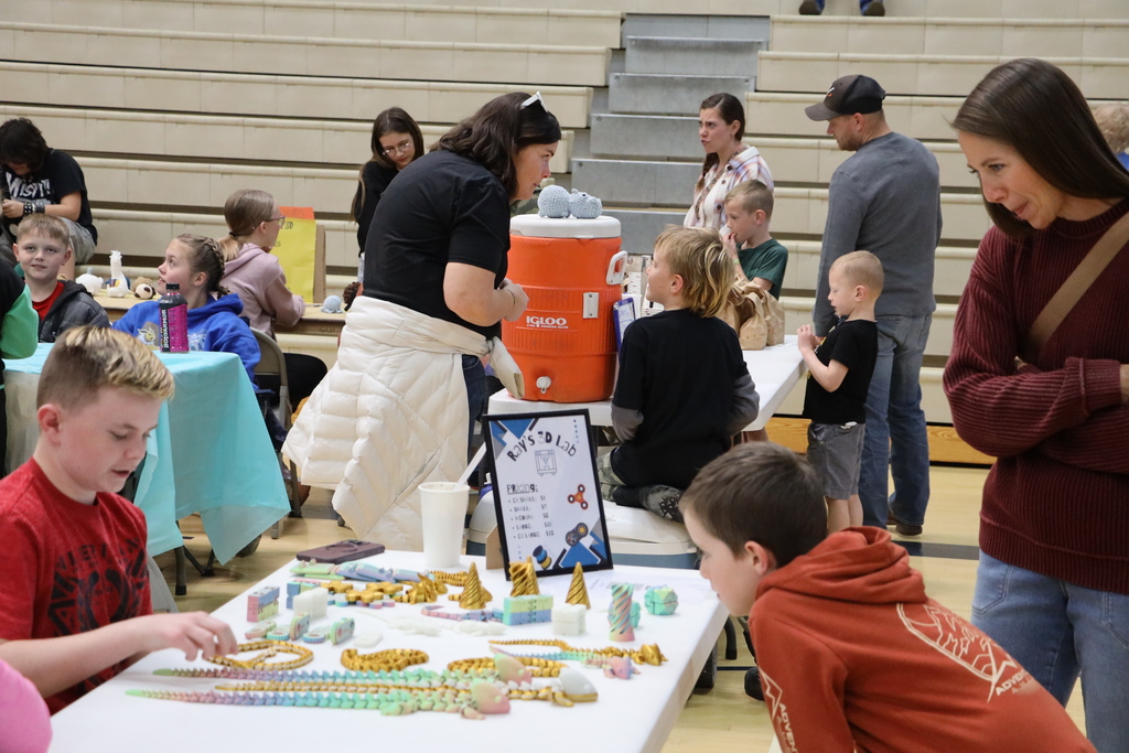 A student sells 3d printed objects.