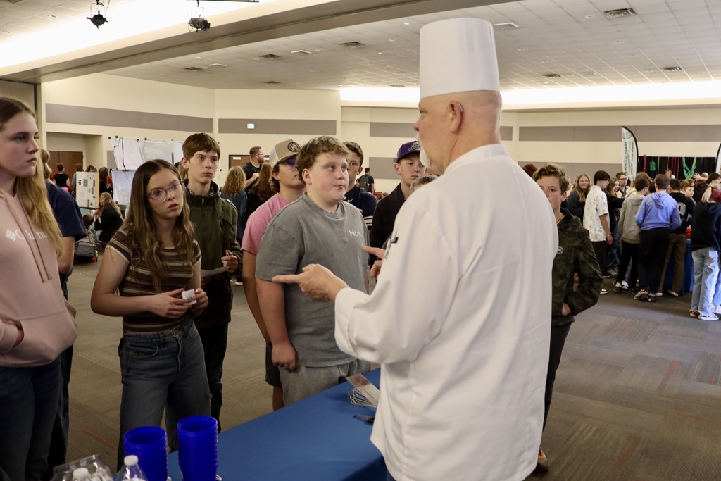 A representative from Southwest Tech speaks to students about culinary opportunities.
