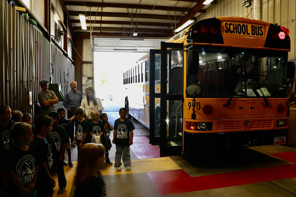 Students learn what the safety lights mean.