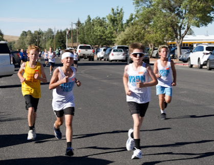 pic of students running