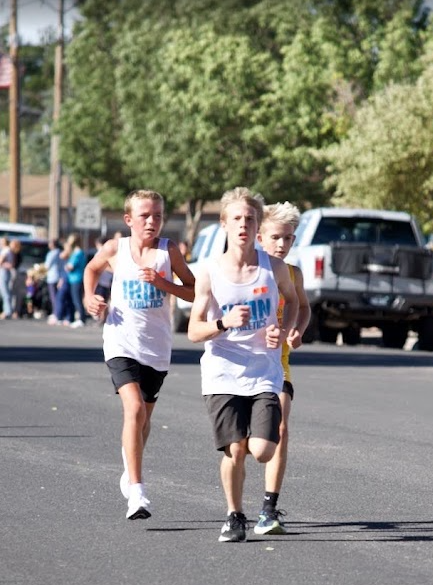 pic of students running
