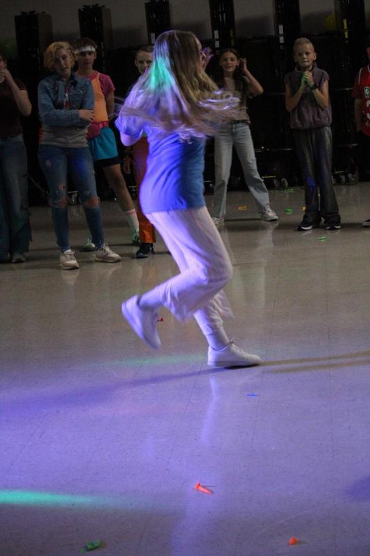 girl dancing