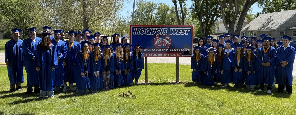 Class of 2026 in front of the Upper Elementary