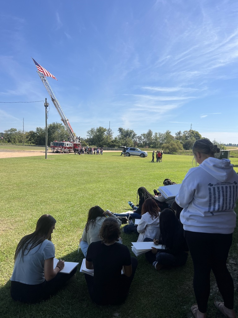 HS students view 9/11 fire truck