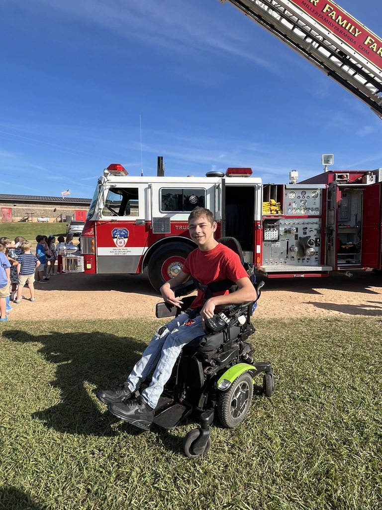HS students view 9/11 fire truck