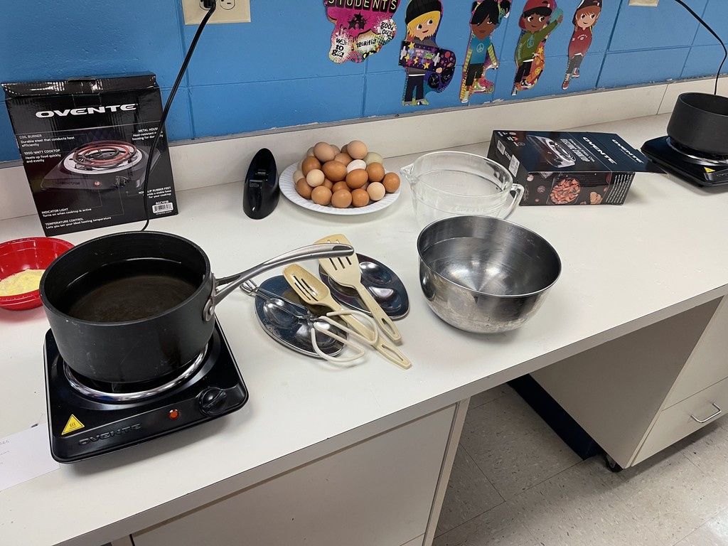 Food Science class cooking eggs