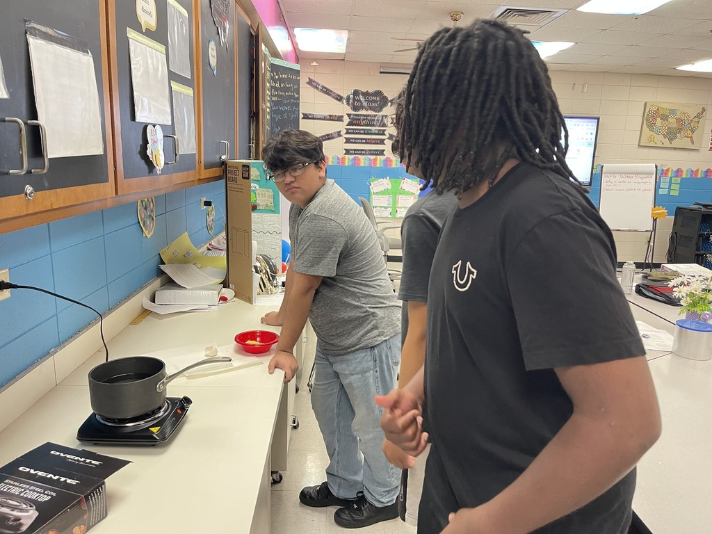 Food Science class cooking eggs