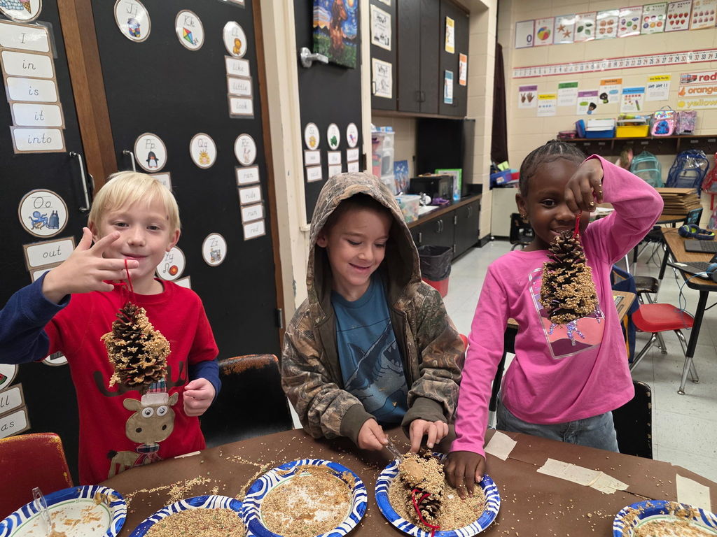 Mrs. Ariel Roberts' class creates pine cone bird feeders