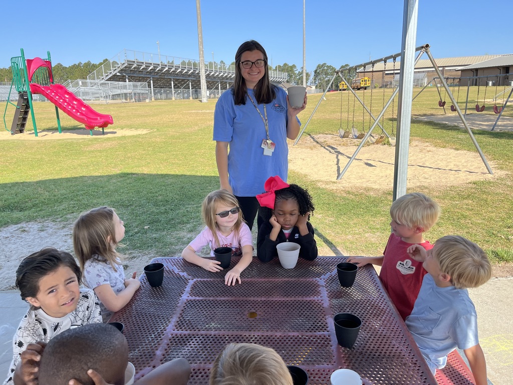 Mrs. Kendrick’s and Mrs. Martin’s class are learning the about the importance of a plants life cycle this week. Today, students were given the opportunity to plant their own seeds!