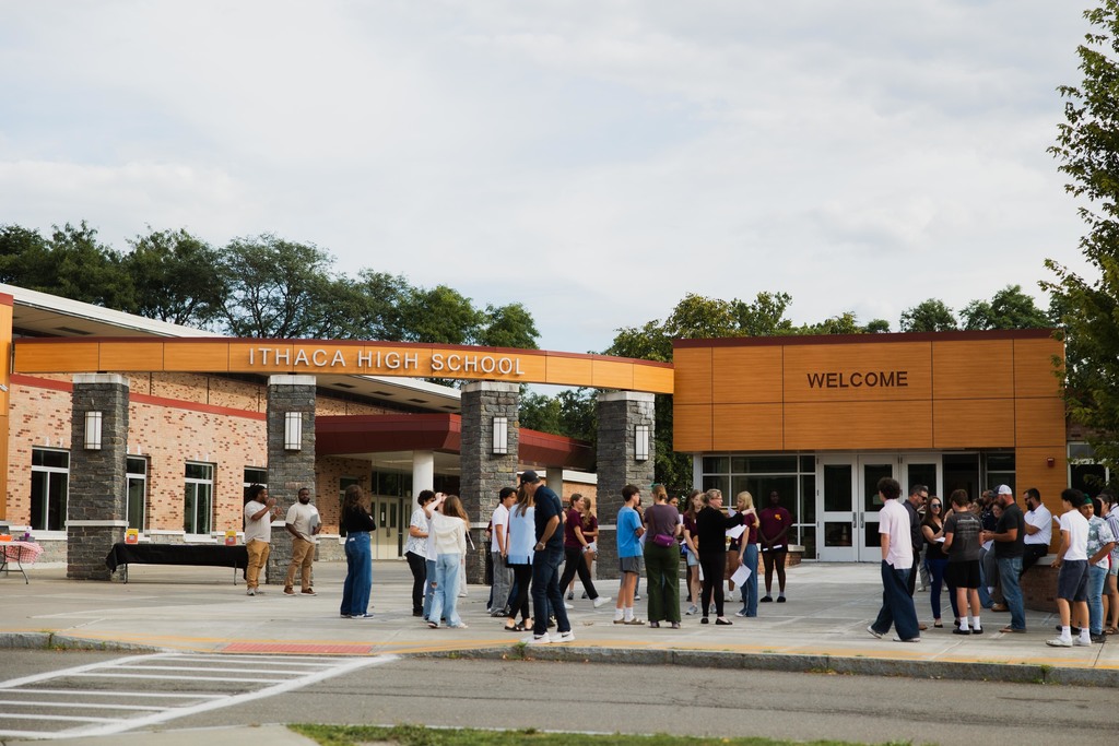 IHS new student tour