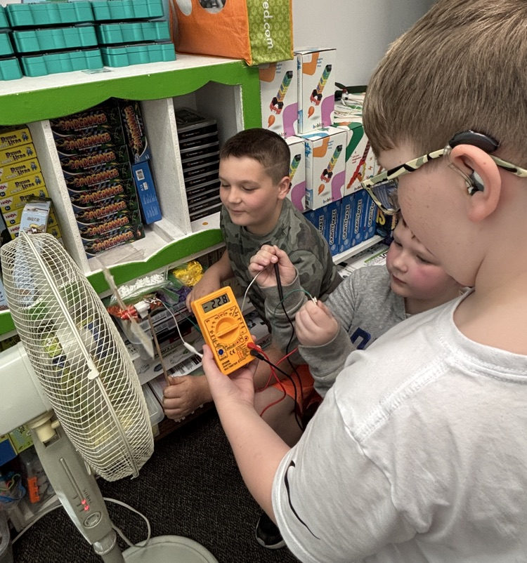 students with turbine 