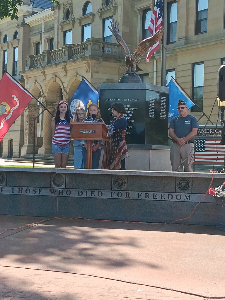 6th grade speakers and Ithaca VFW Commander at Memorial Day Ceremony