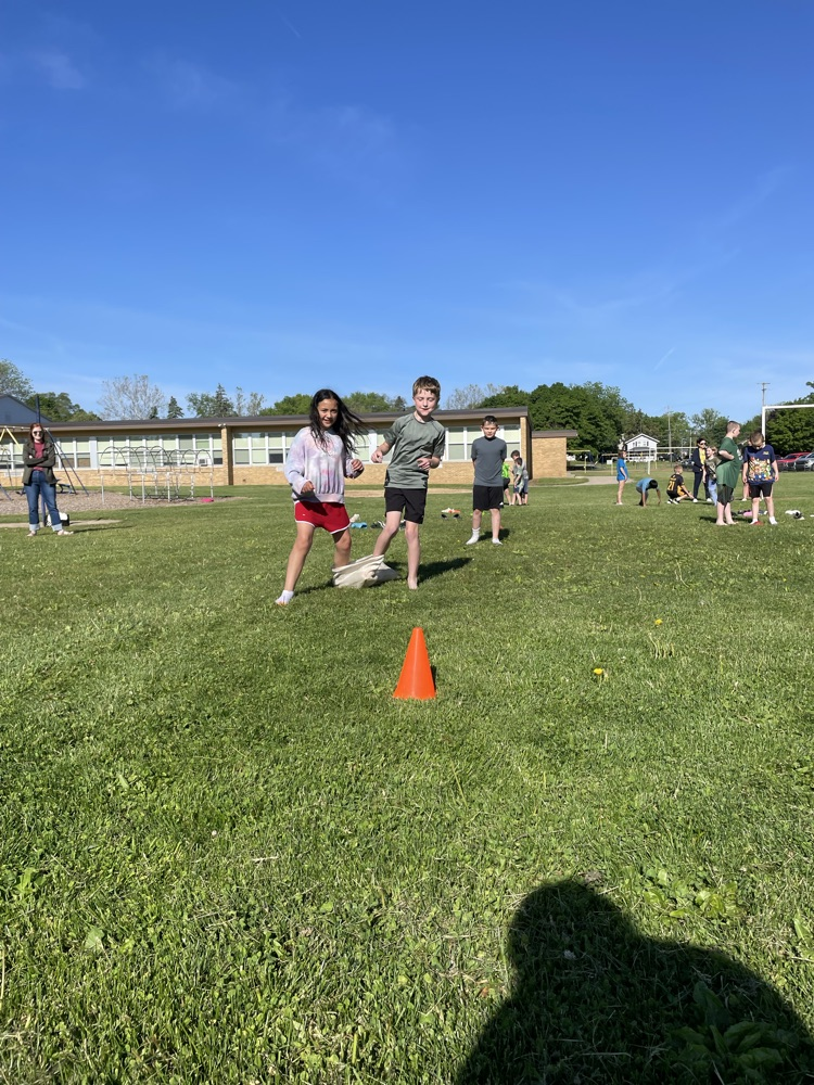 students racing